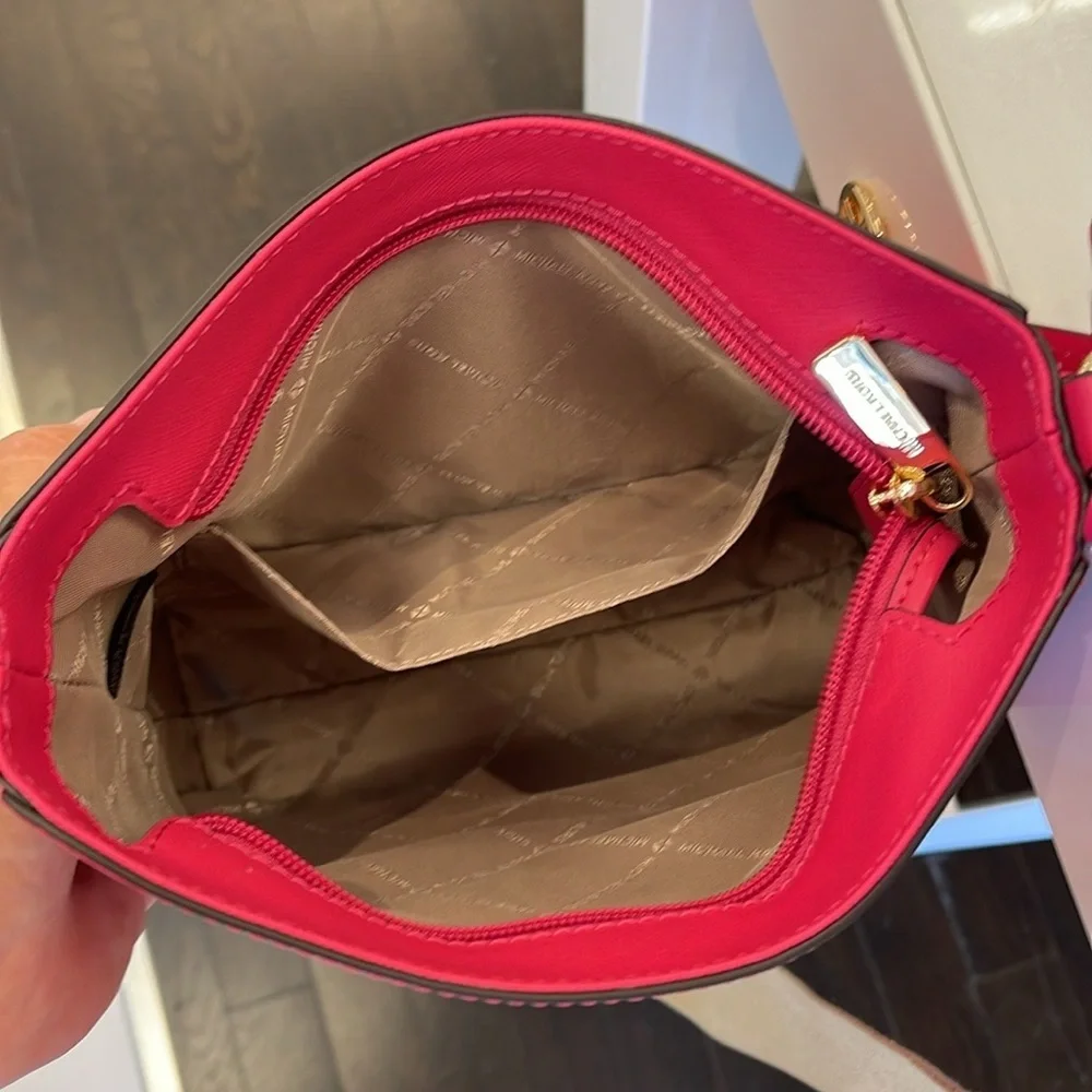 Michael Kors Jet Set Travel Small Messenger Crossbody Bag Electric Pink  NWT